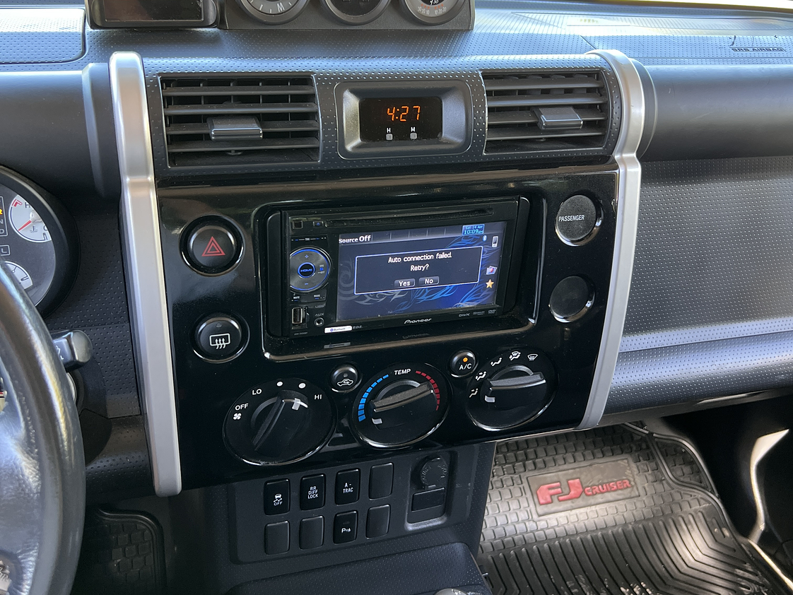 Toyota FJ Crusier Top de Linea / Año 2013 27