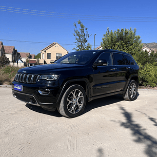 Jeep Grand Cherokee Limited / Año 2022