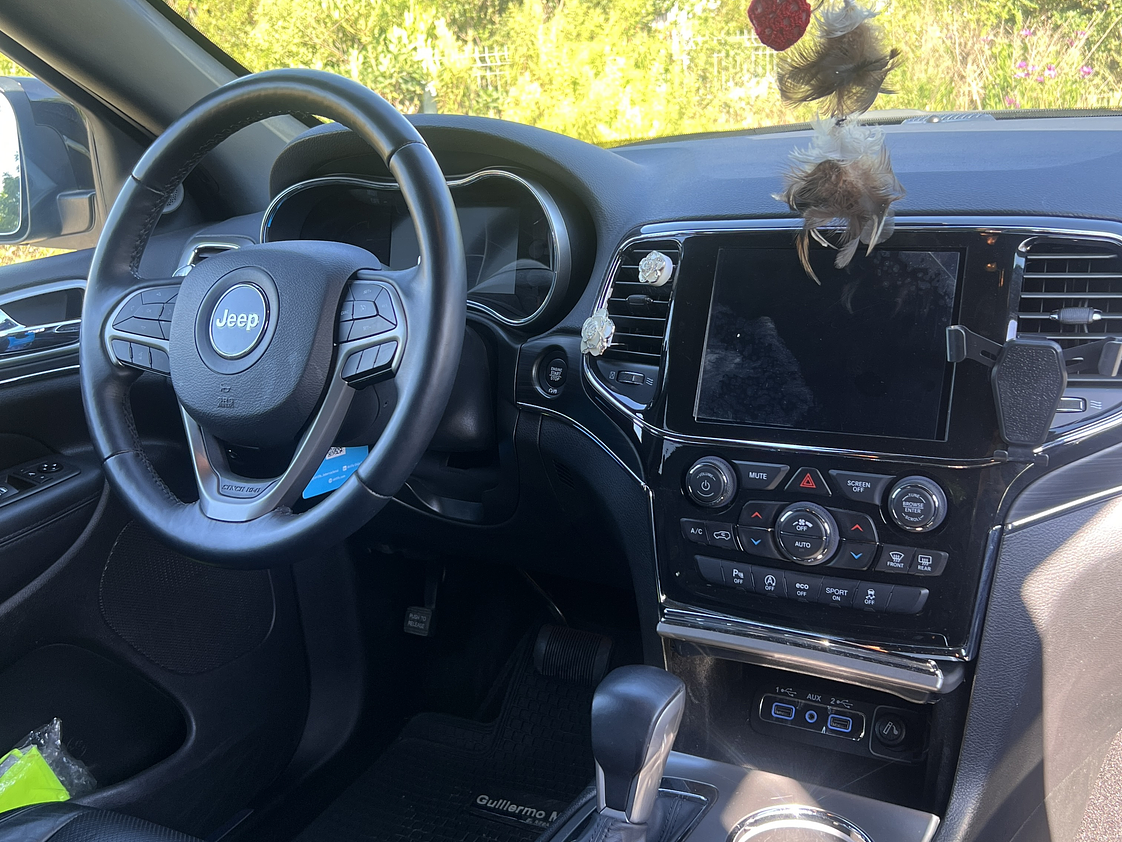 Jeep Grand Cherokee Limited / Año 2022 14