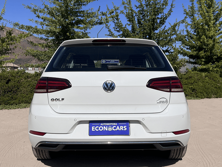 Volkswagen Golf AT / Año 2018 5