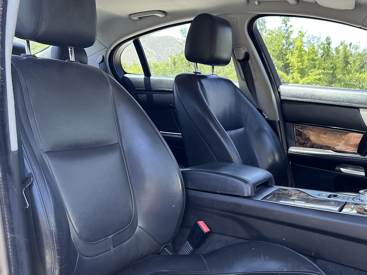 Jaguar XF 3.0 / Año 2013 13