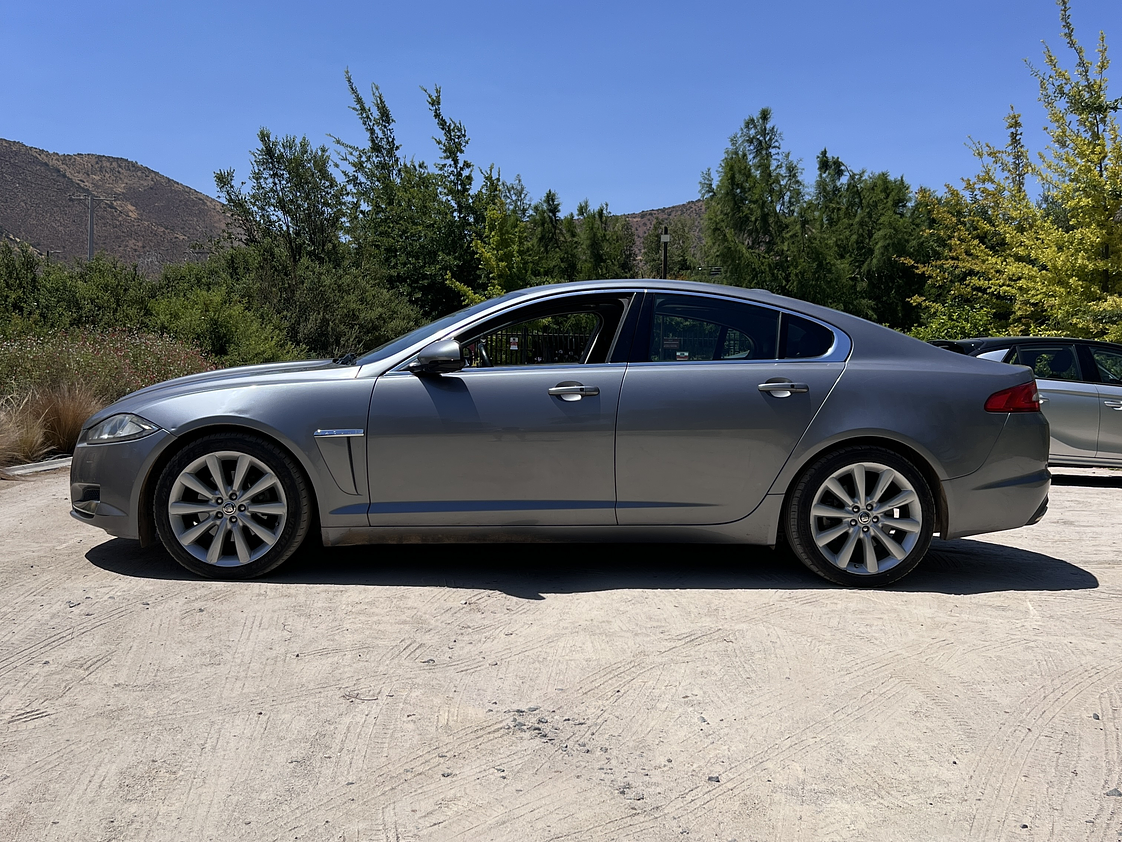 Jaguar XF 3.0 / Año 2013 2