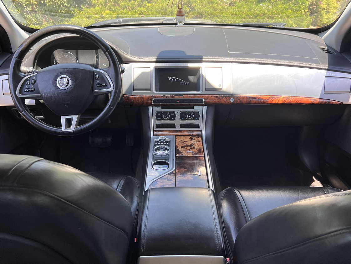 Jaguar XF 3.0 / Año 2013 22