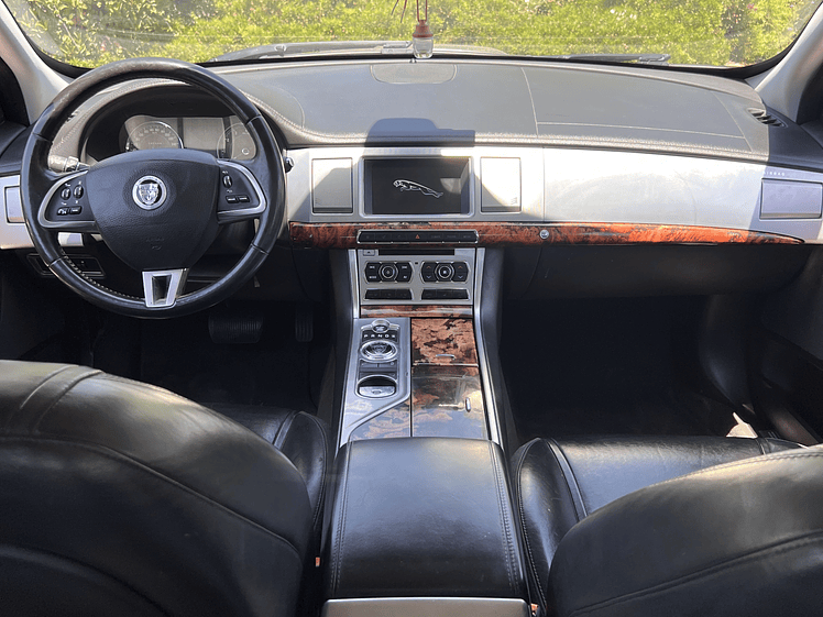 Jaguar XF 3.0 / Año 2013 22