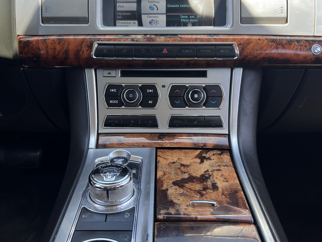 Jaguar XF 3.0 / Año 2013 16