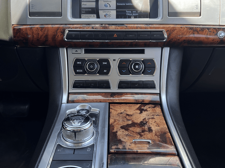 Jaguar XF 3.0 / Año 2013 16