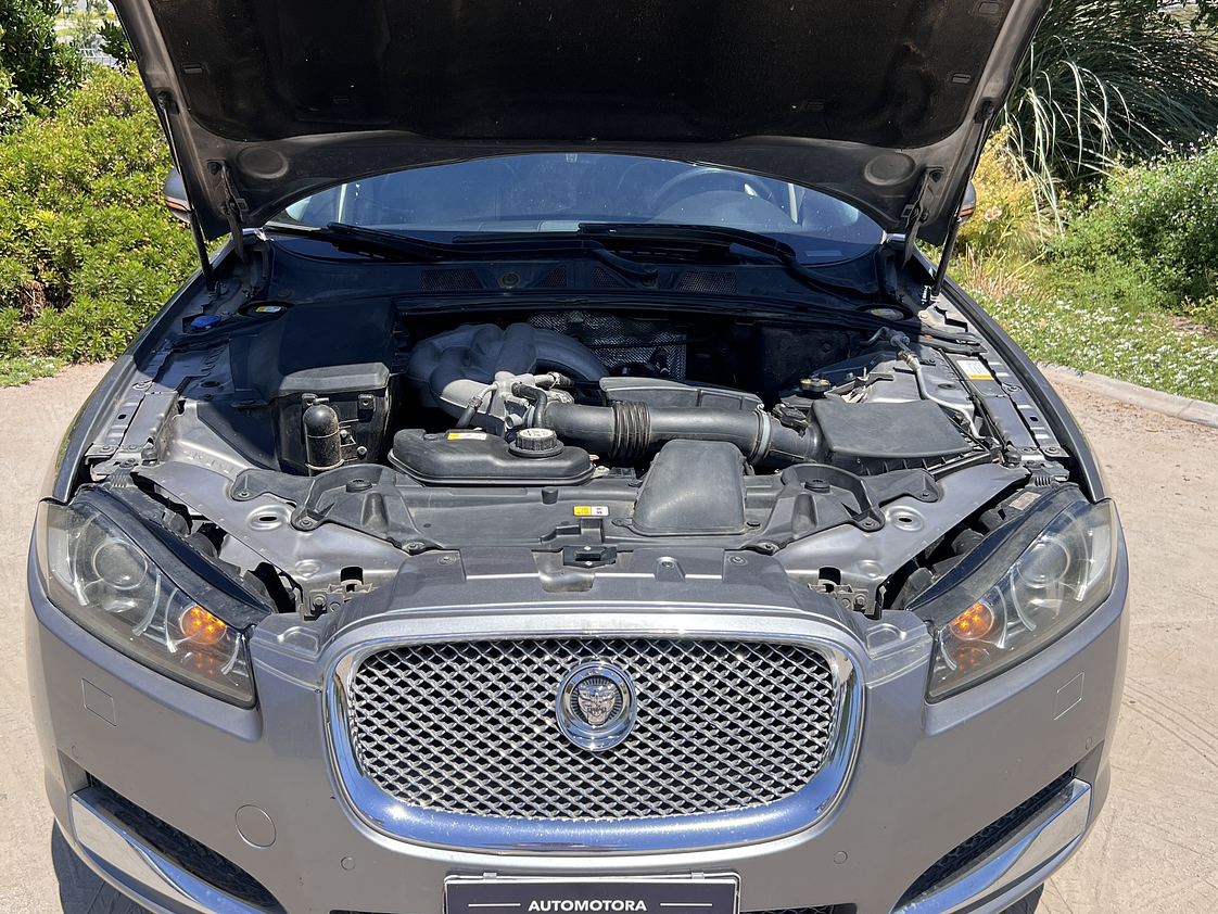 Jaguar XF 3.0 / Año 2013 7