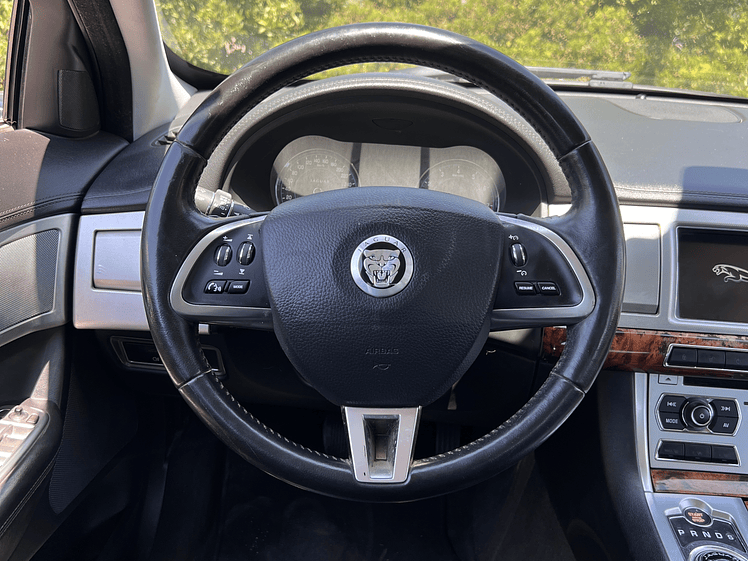 Jaguar XF 3.0 / Año 2013 23