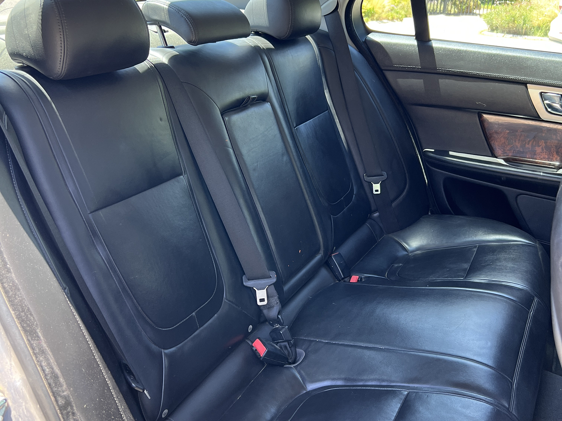 Jaguar XF 3.0 / Año 2013 25