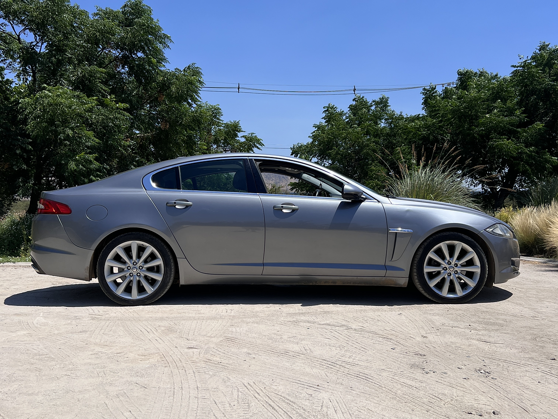 Jaguar XF 3.0 / Año 2013 12