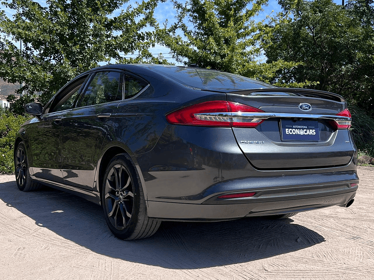 Ford Fusion SE 2.5 / Año 2018 4