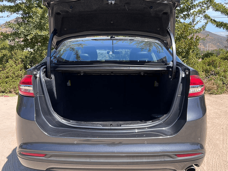 Ford Fusion SE 2.5 / Año 2018 10