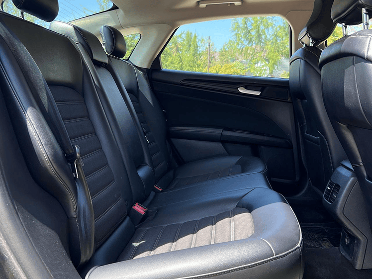 Ford Fusion SE 2.5 / Año 2018 16