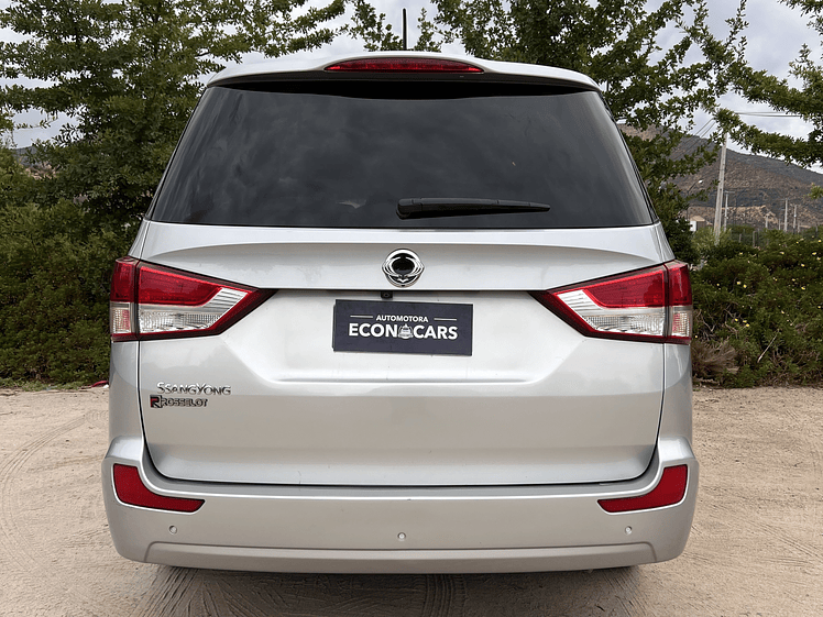 Ssangyong Stavic 2.2 Diesel / Año 2017 4