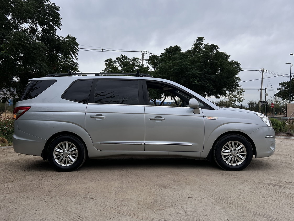 Ssangyong Stavic 2.2 Diesel / Año 2017 6