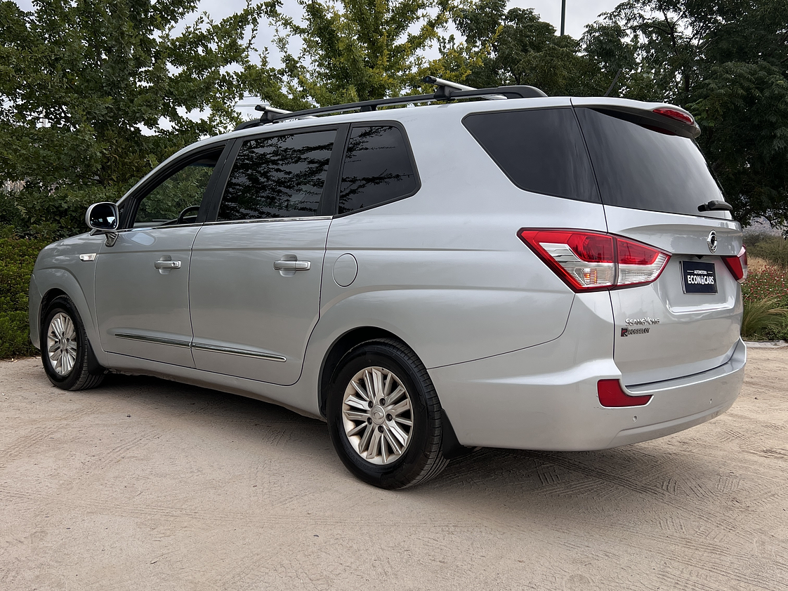 Ssangyong Stavic 2.2 Diesel / Año 2017 13