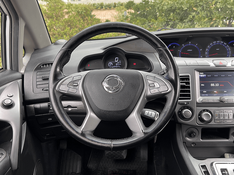 Ssangyong Stavic 2.2 Diesel / Año 2017 14