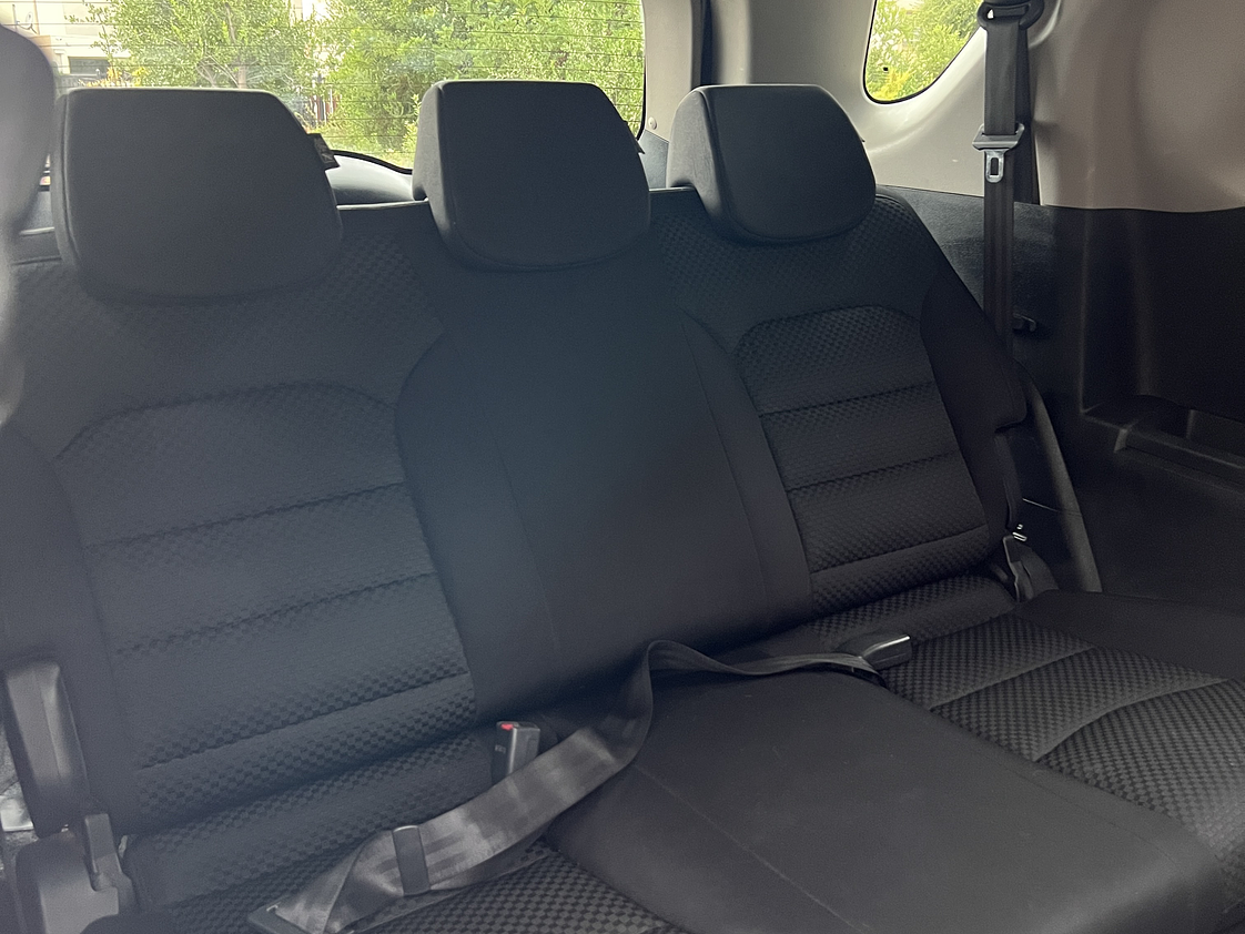 Ssangyong Stavic 2.2 Diesel / Año 2017 18