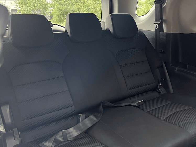 Ssangyong Stavic 2.2 Diesel / Año 2017 18