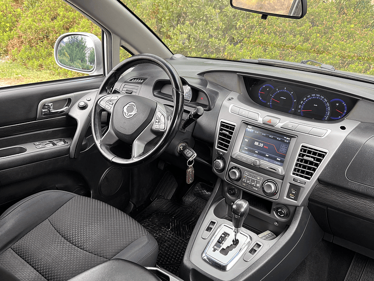 Ssangyong Stavic 2.2 Diesel / Año 2017 21