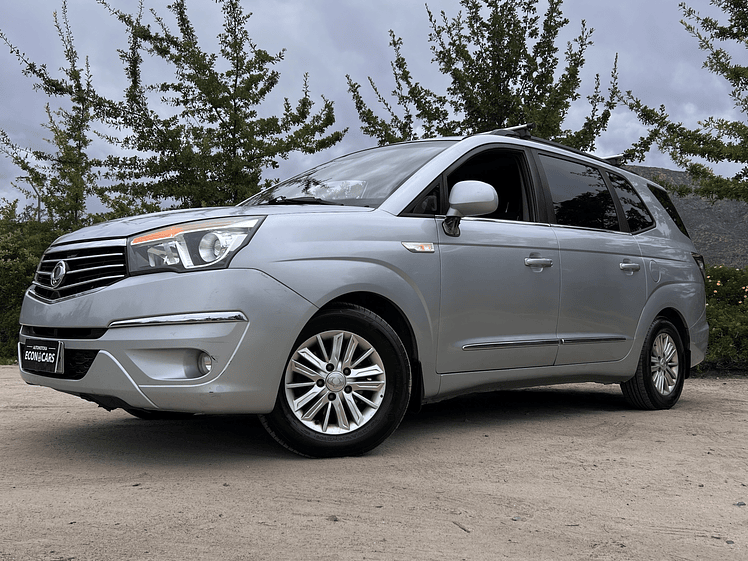 Ssangyong Stavic 2.2 Diesel / Año 2017 1