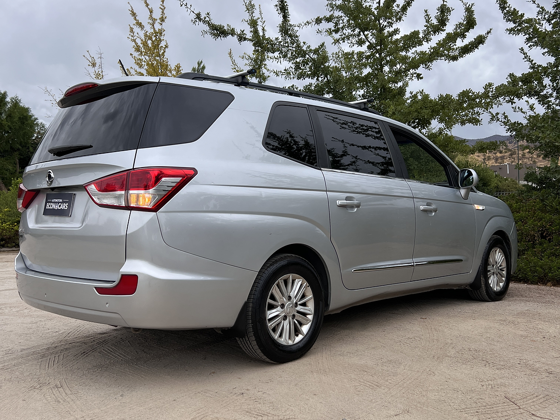 Ssangyong Stavic 2.2 Diesel / Año 2017 17