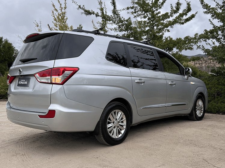 Ssangyong Stavic 2.2 Diesel / Año 2017 17