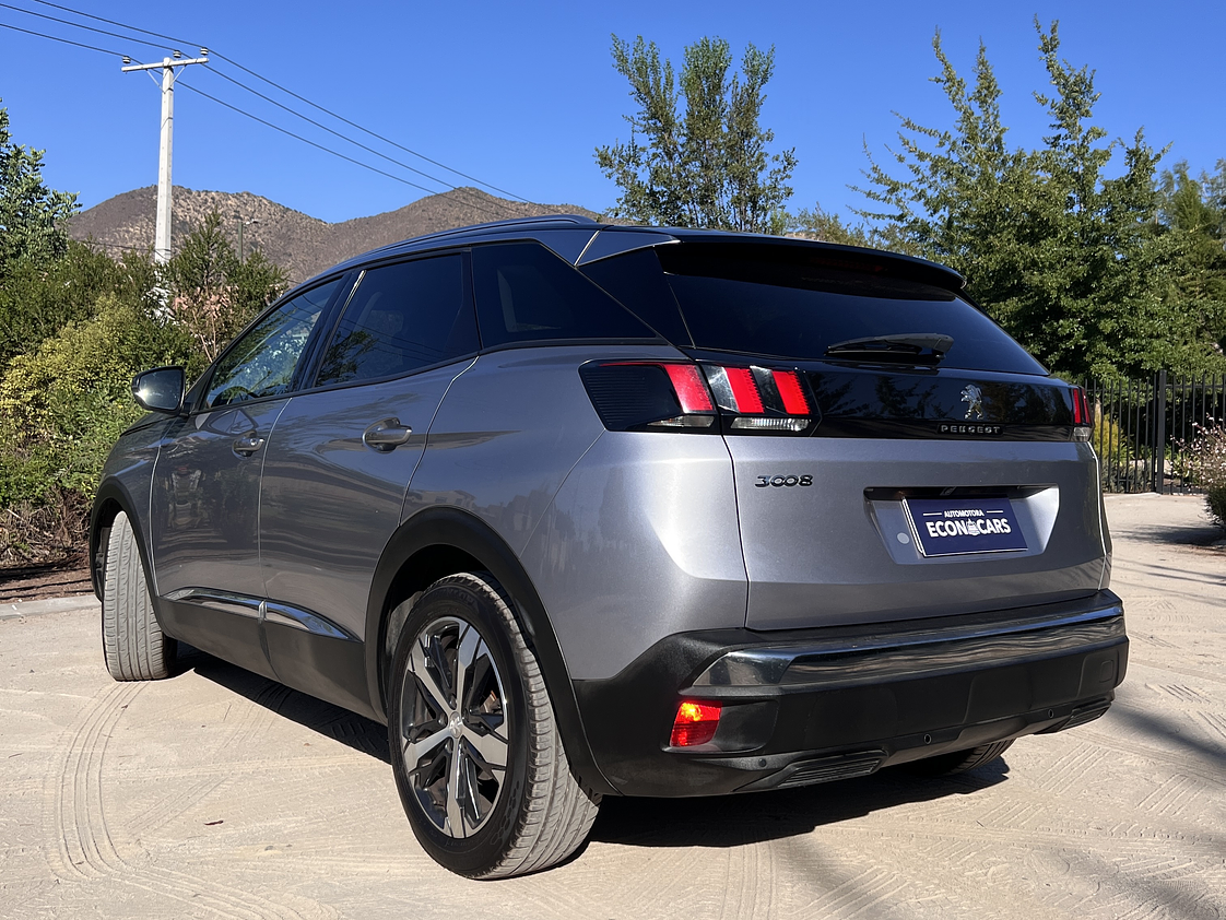 Peugeot 3008 Allure HDI  1.6 / Año 2018 3