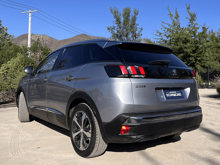 Peugeot 3008 Allure HDI  1.6 / Año 2018 3
