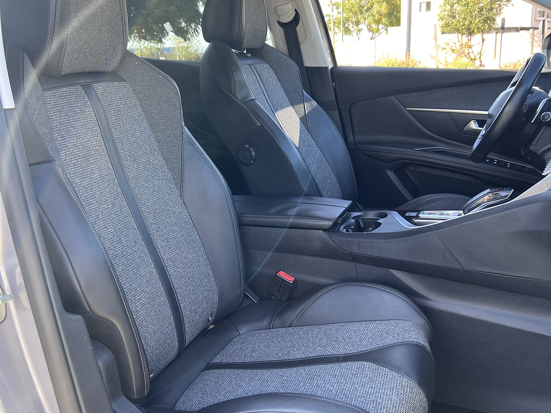 Peugeot 3008 Allure HDI  1.6 / Año 2018 4