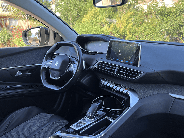 Peugeot 3008 Allure HDI  1.6 / Año 2018 13