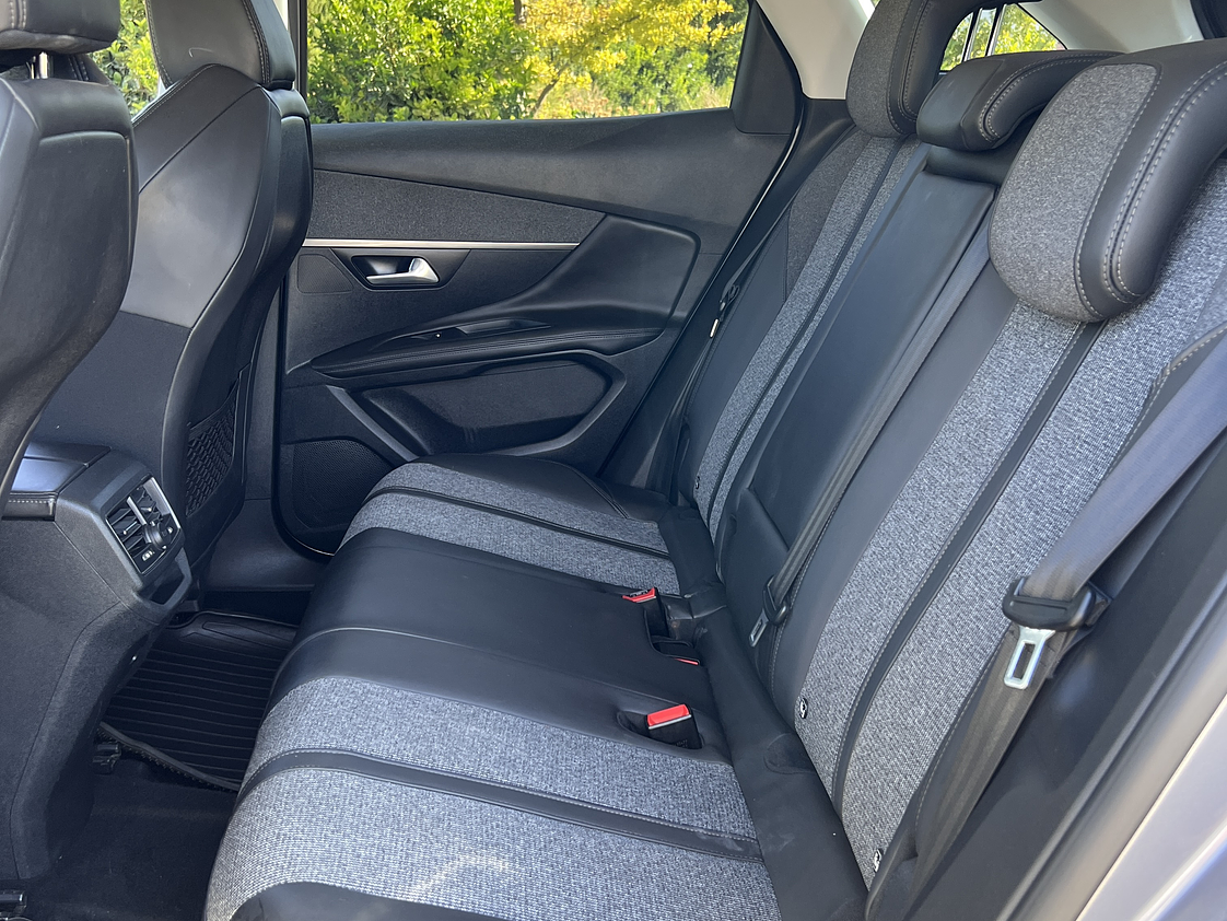 Peugeot 3008 Allure HDI  1.6 / Año 2018 15