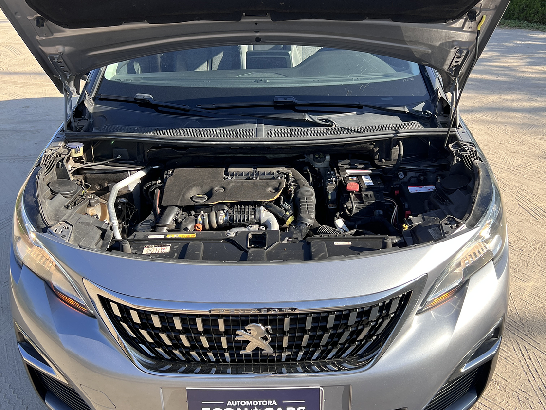 Peugeot 3008 Allure HDI  1.6 / Año 2018 18