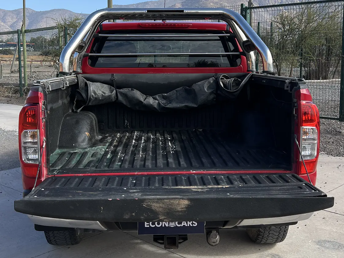 Nissan NP 300  SE / Año 2017 4