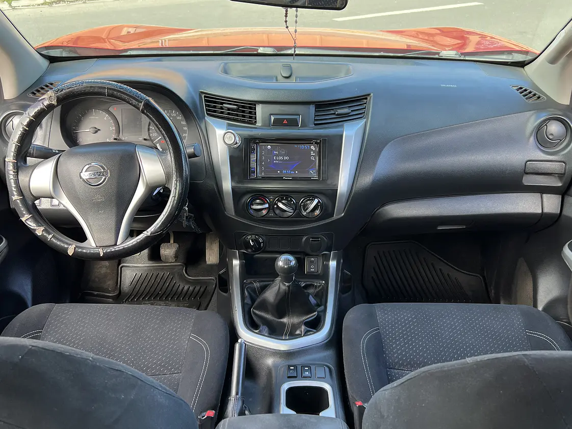 Nissan NP 300  SE / Año 2017 9