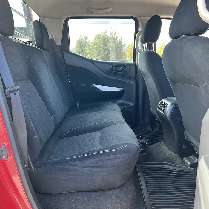 Nissan NP 300  SE / Año 2017 10