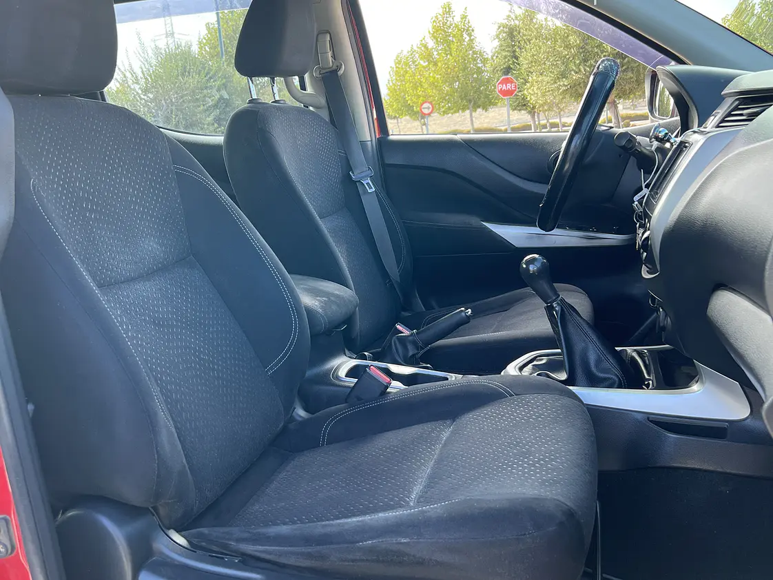 Nissan NP 300  SE / Año 2017 11