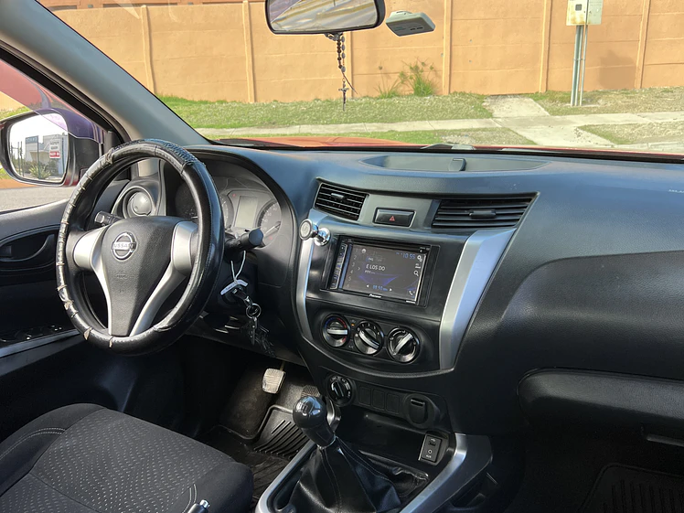 Nissan NP 300  SE / Año 2017 13