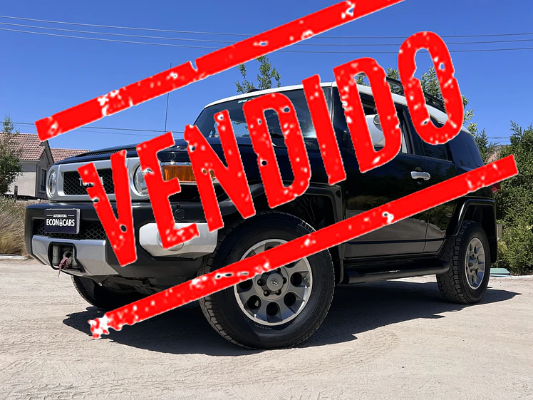 Toyota FJ Crusier Top de Linea / Año 2013 1