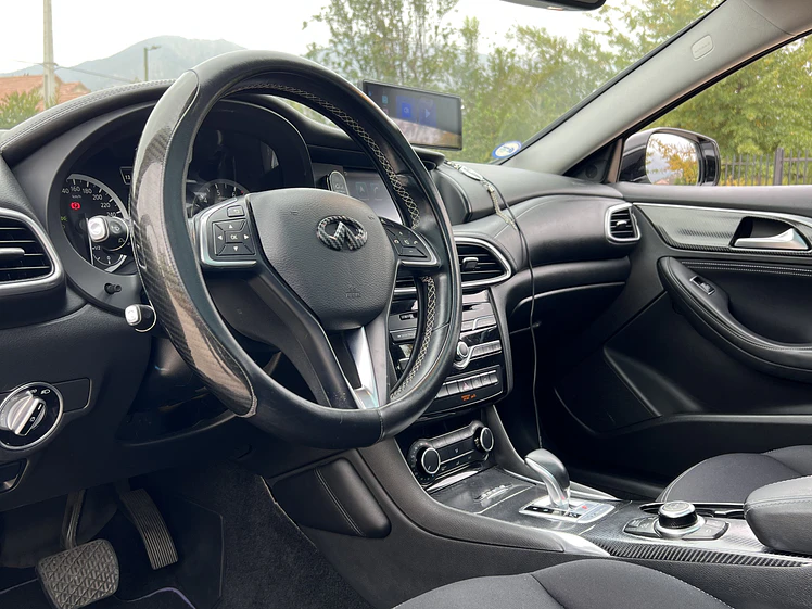 Infiniti QX30 1.6 AT / Año 2017 18