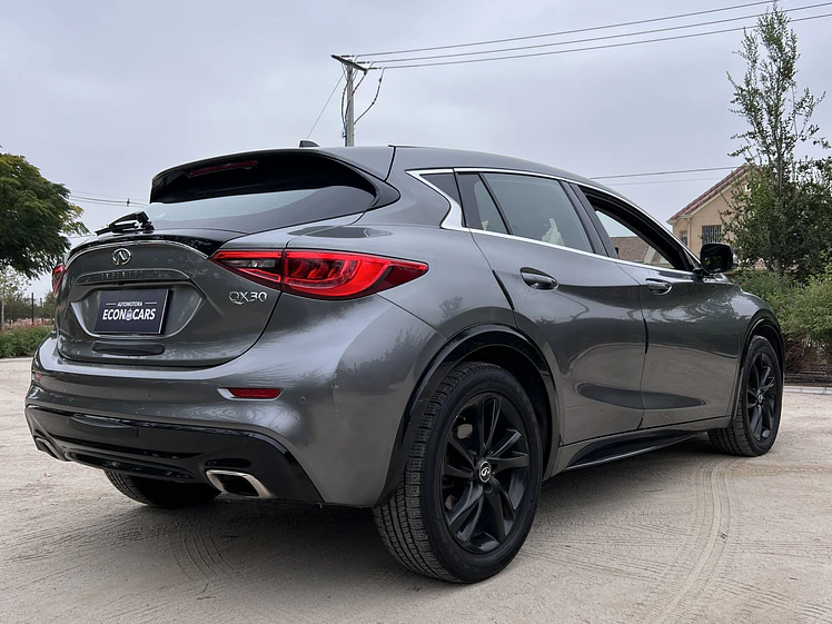 Infiniti QX30 1.6 AT / Año 2017 15