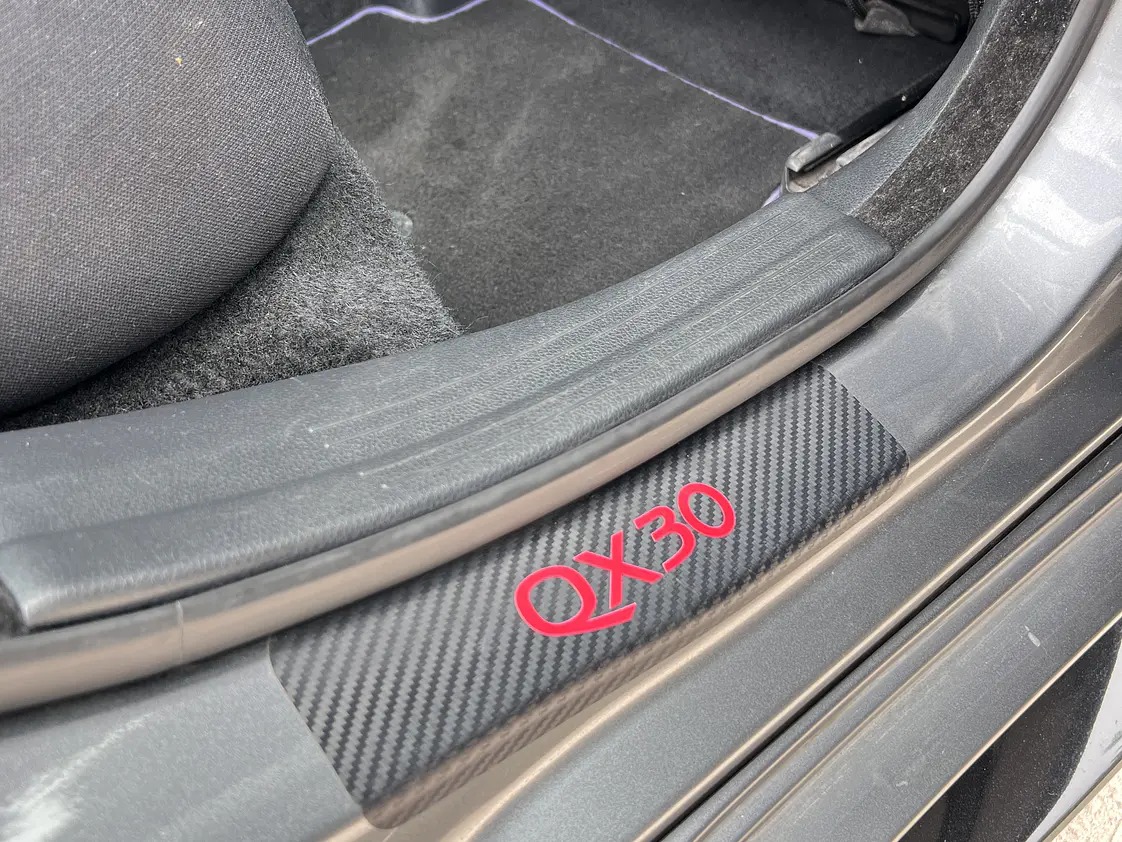 Infiniti QX30 1.6 AT / Año 2017 30