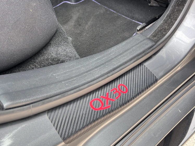 Infiniti QX30 1.6 AT / Año 2017 30