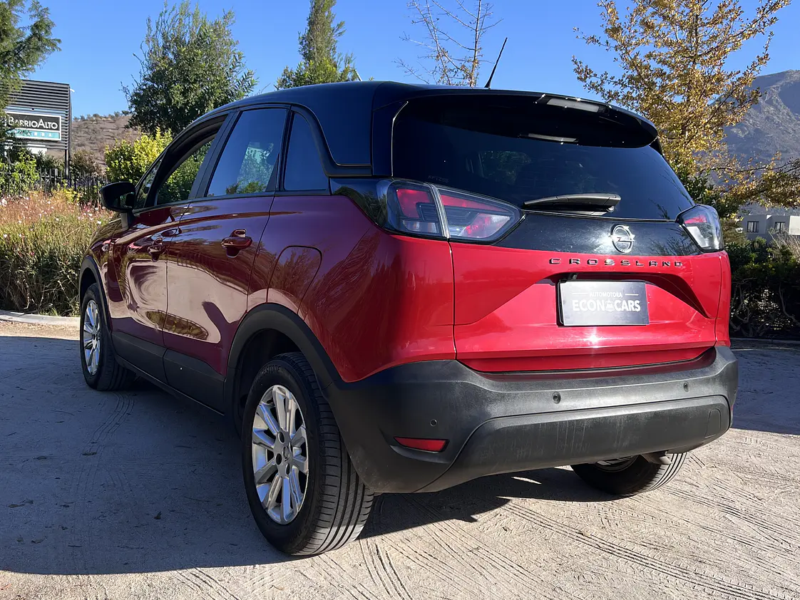 Opel Crossland 1.2 Automatico / Año 2022 4