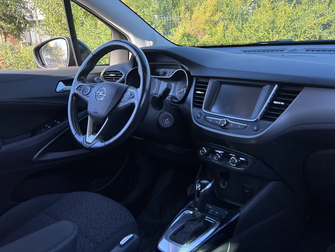 Opel Crossland 1.2 Automatico / Año 2022 21
