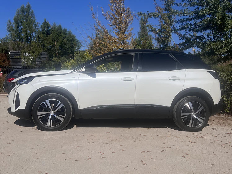 Peugeot 3008 GT Automático / Año 2023 2