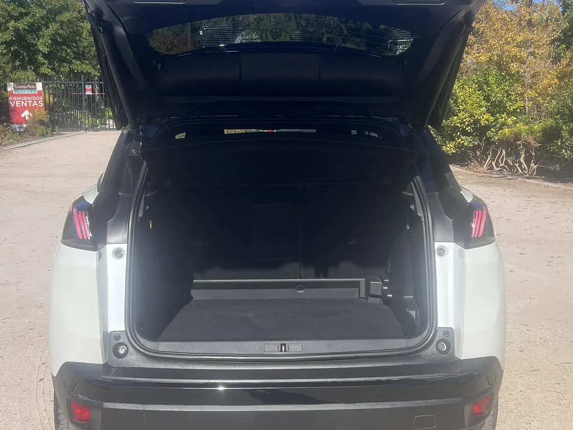 Peugeot 3008 GT Automático / Año 2023 12
