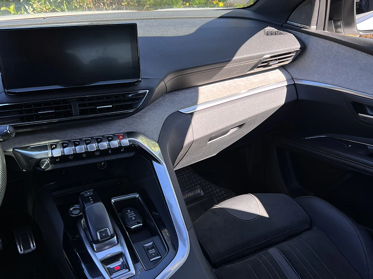 Peugeot 3008 GT Automático / Año 2023 14