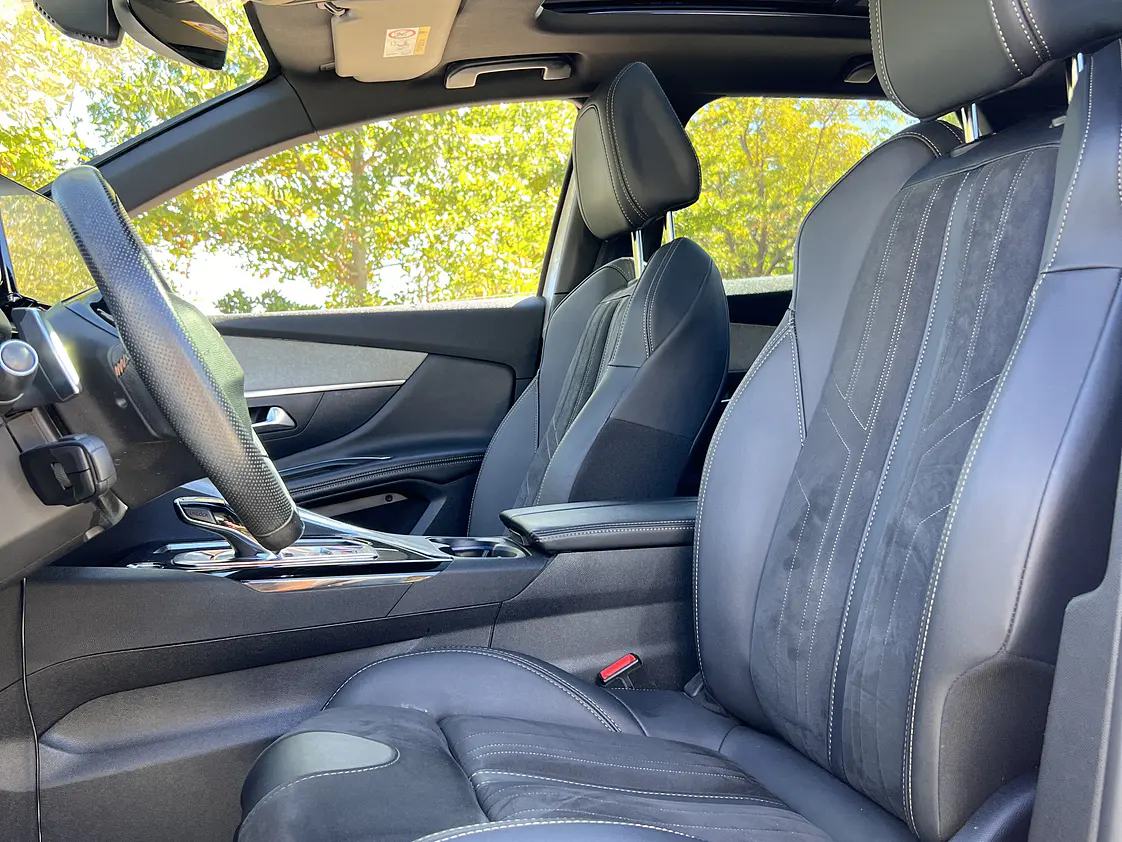Peugeot 3008 GT Automático / Año 2023 23