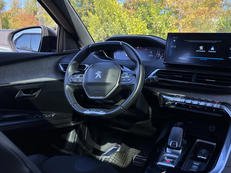Peugeot 3008 GT Automático / Año 2023 24